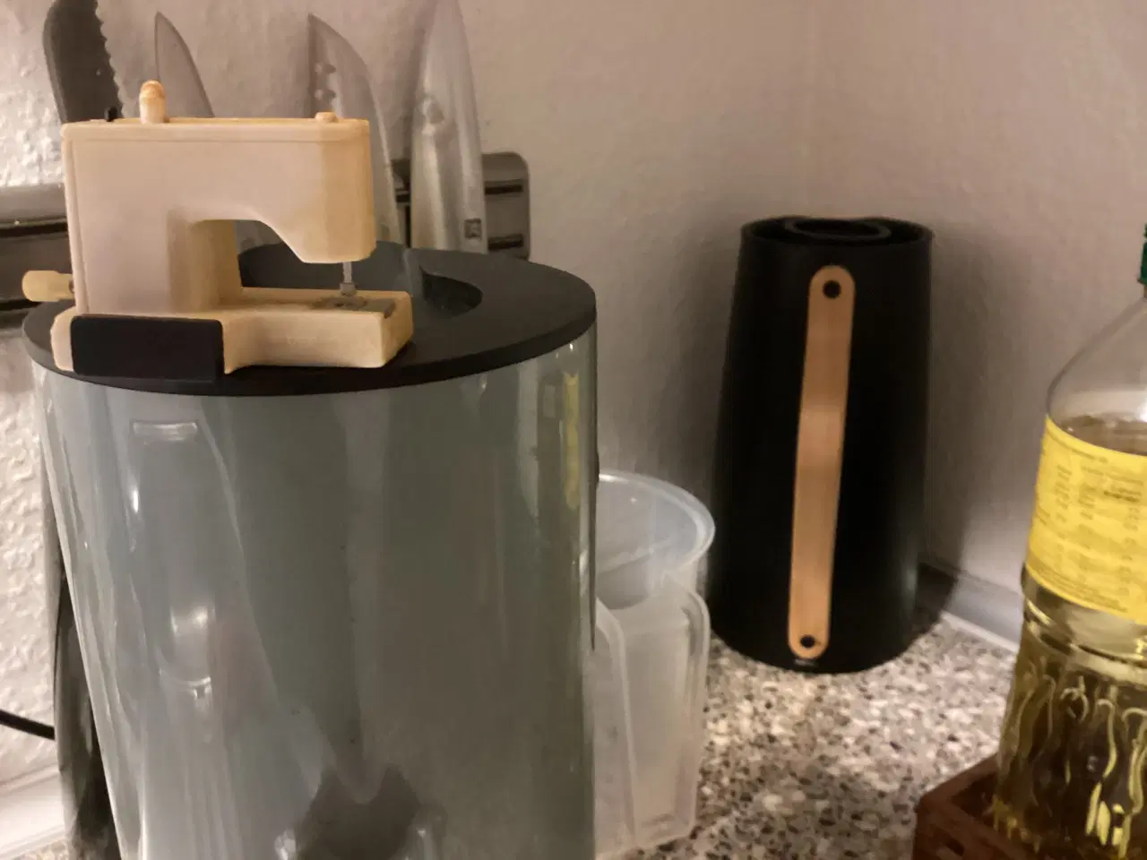 Billede 3 - Dukkehus.  (Symaskine)