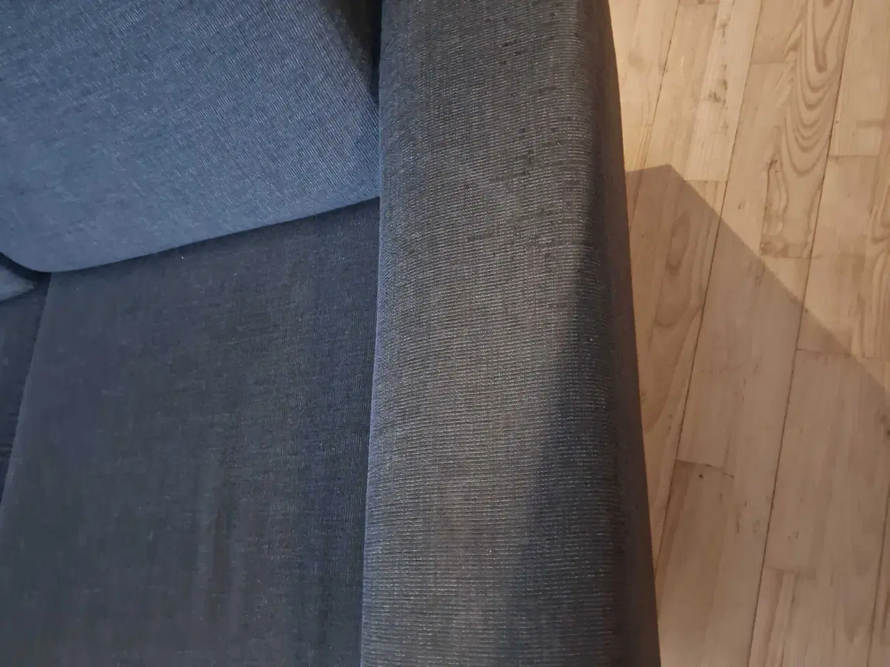 Billede 4 - 2 personers stofsofa fra Ilva.
