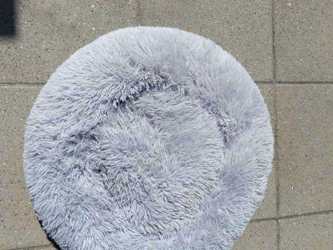 Billede 1 - Donut hundeseng - Ø 40 cm - kun brugt få timer.