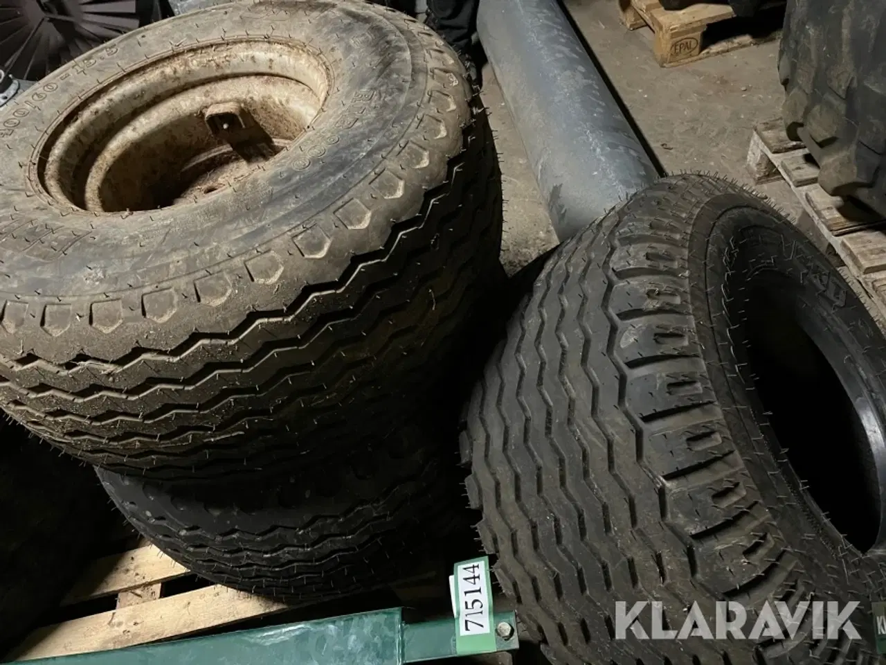 Billede 1 - Dæk med følg BKT 400/60-15.5 3 styk