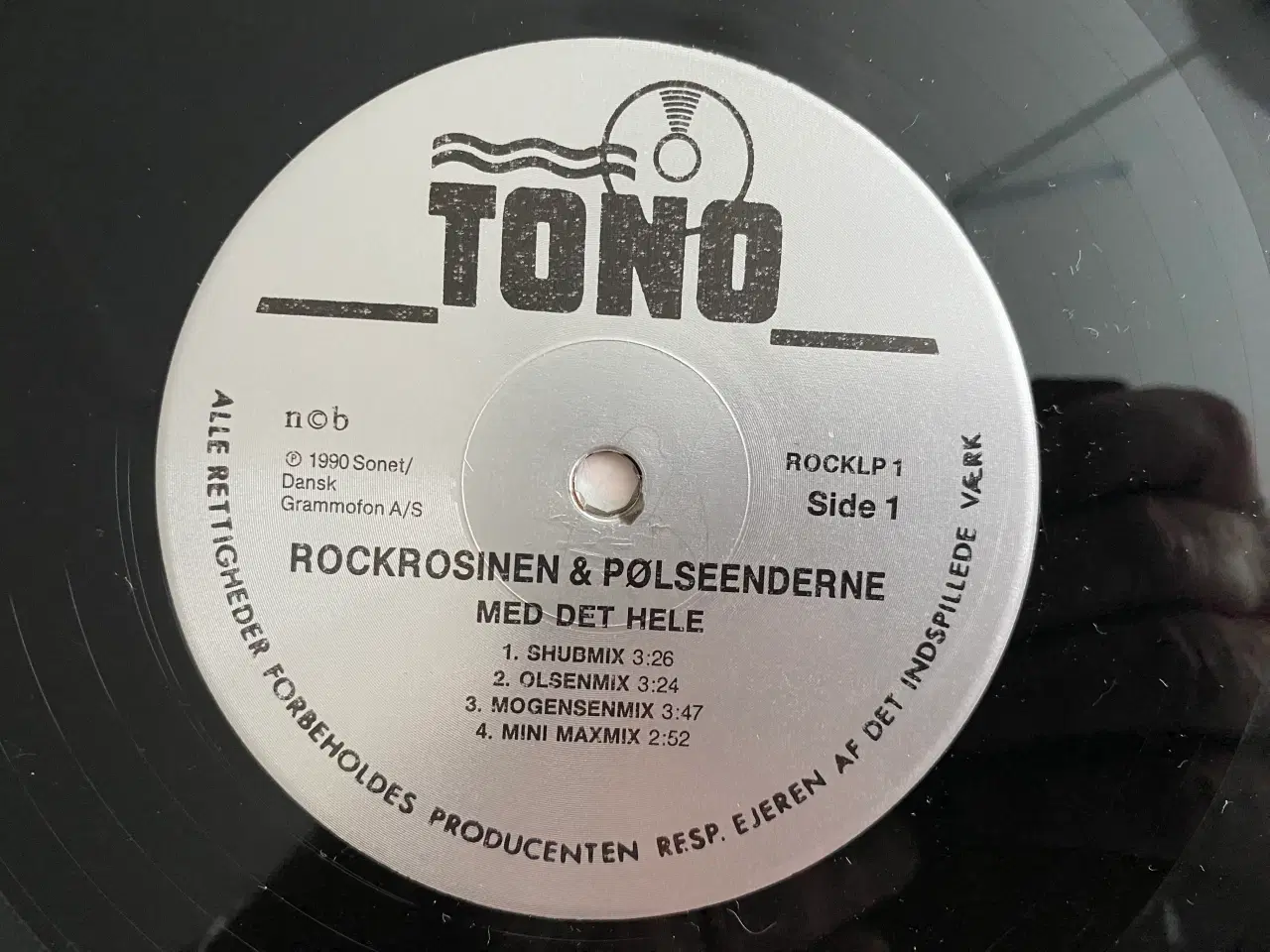 Billede 3 - LP.Rockrosinen & Pølseenderne ‎– Med Det Hele