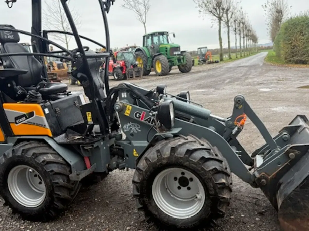 Billede 6 - Giant G1500 HD 3. OG 4. FUNKTION FØRT FREM. SKOVL OG GAFLER