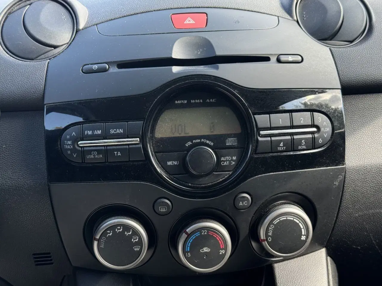 Billede 14 - Mazda 2 1,3 Takara Edition 84HK 5d