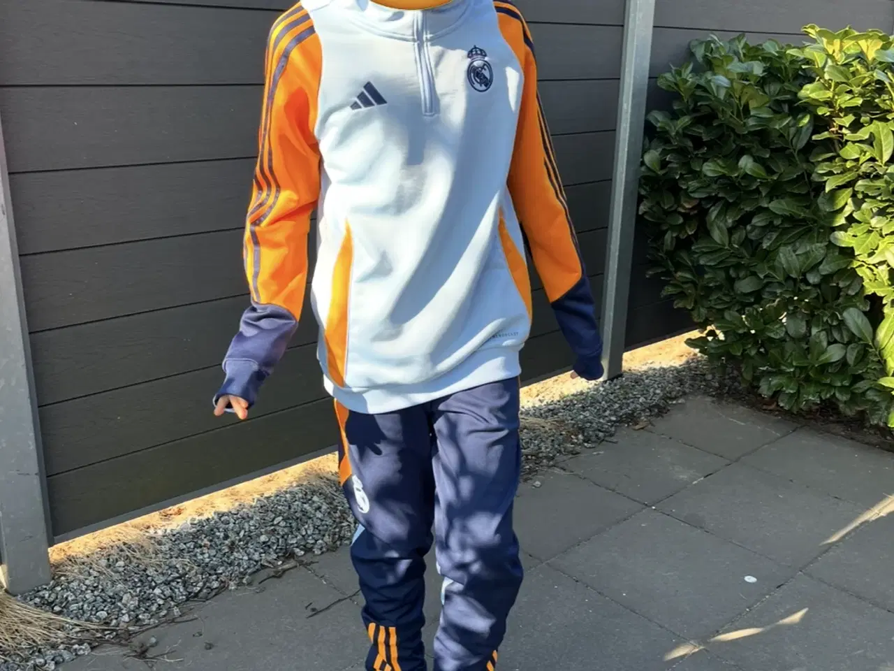 Billede 2 - Adidas træningstøj 