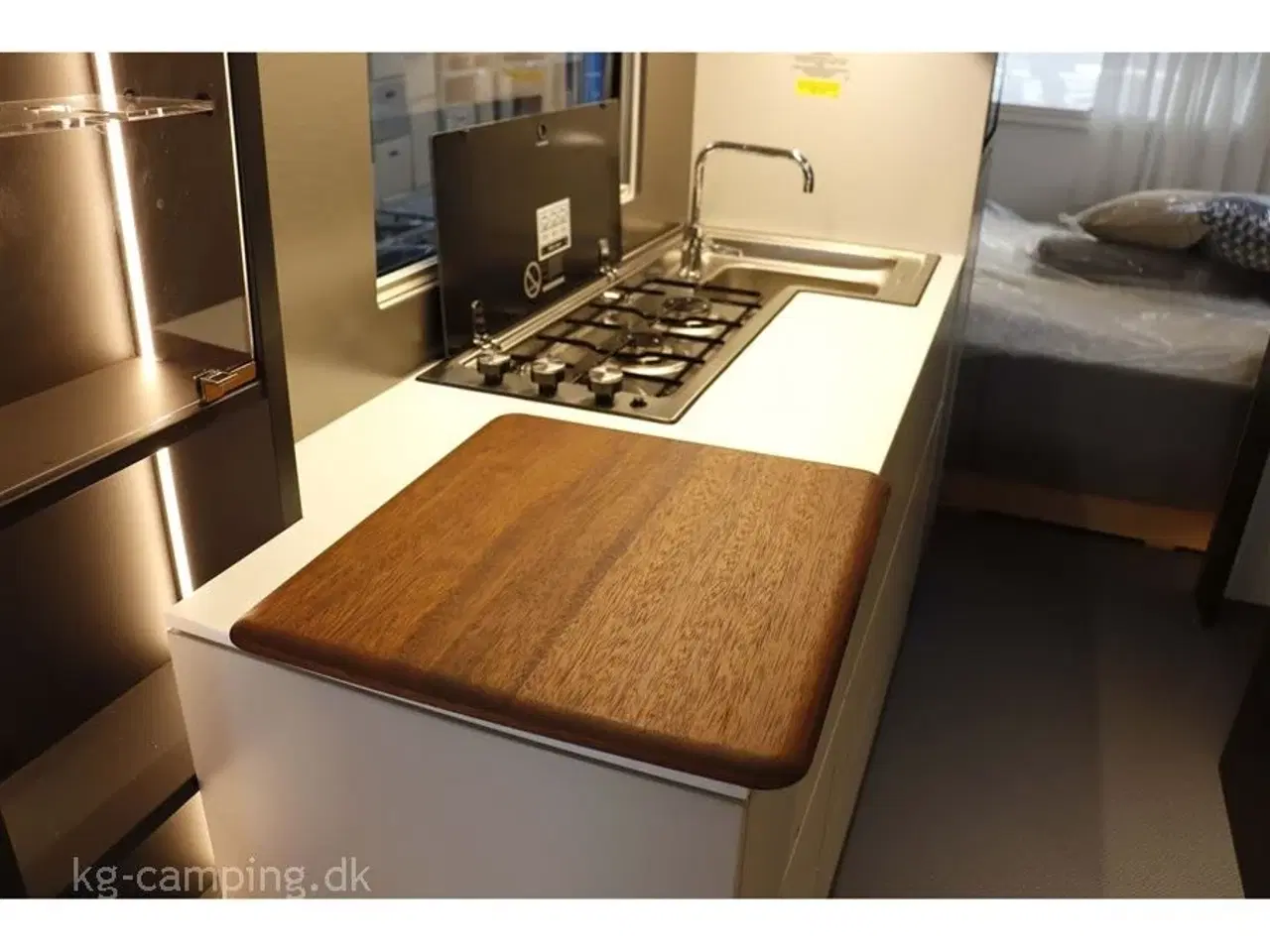 Billede 5 - 2022 - Adria Astella 644 DP TILBUD nu nedsat med kr. 71.000,- | Oplev ferie på førsteklasse i Astella, Luksuscamping på en helt ny måde.