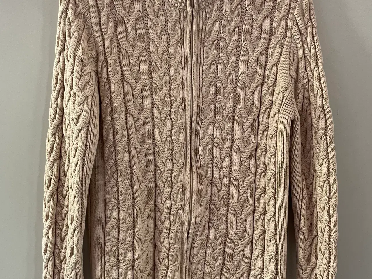 Billede 1 - Strikcardigan med snoninger