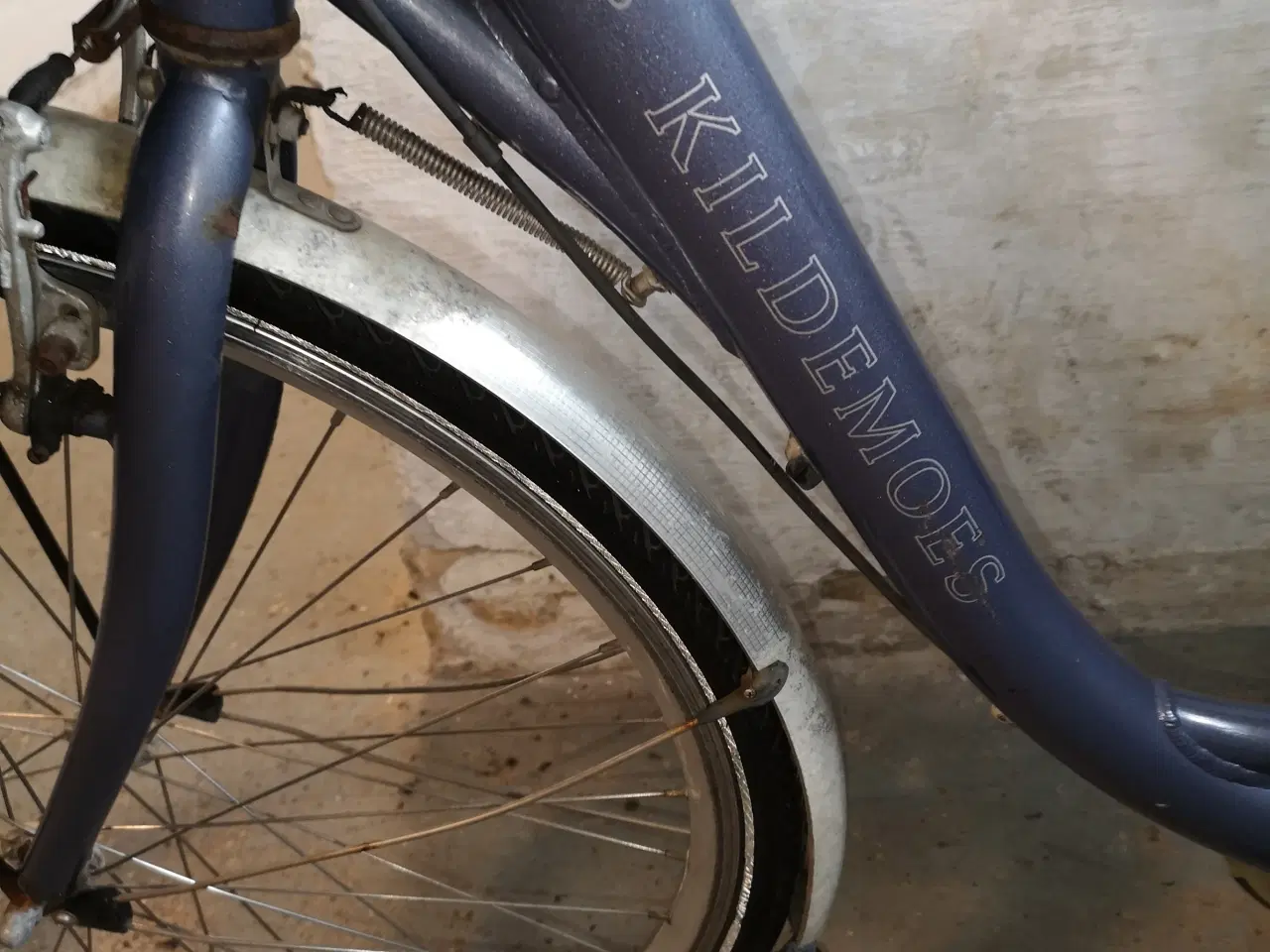 Billede 3 - KILDEMOES 28" 52 cm høj ny dæk, 7 gear, Løs 1 nøgl