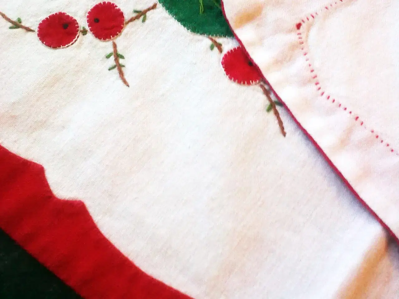 Billede 4 - Husflid patchwork julet dug løber og dækserviet