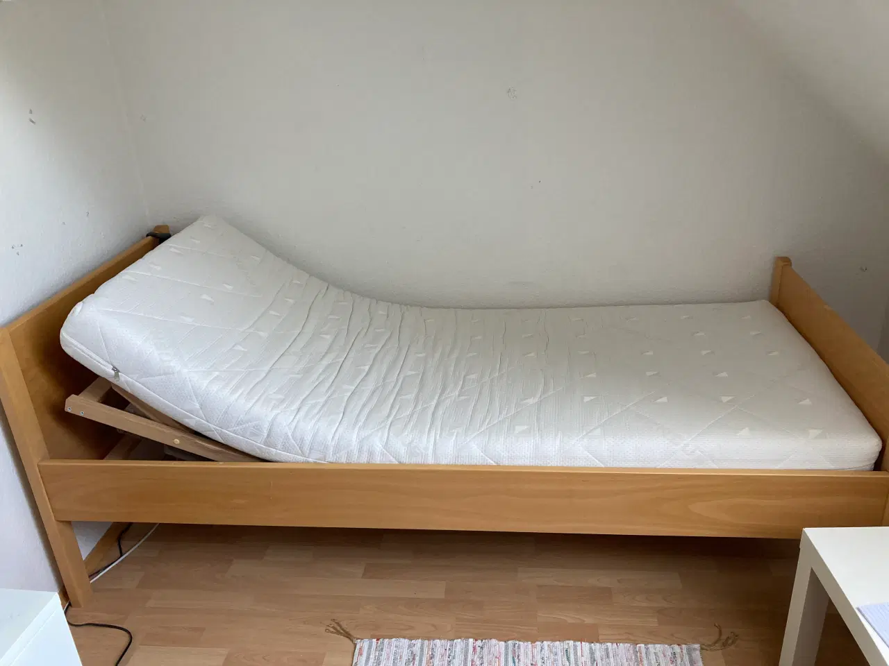 Billede 2 - Elevationsseng - enkeltseng 