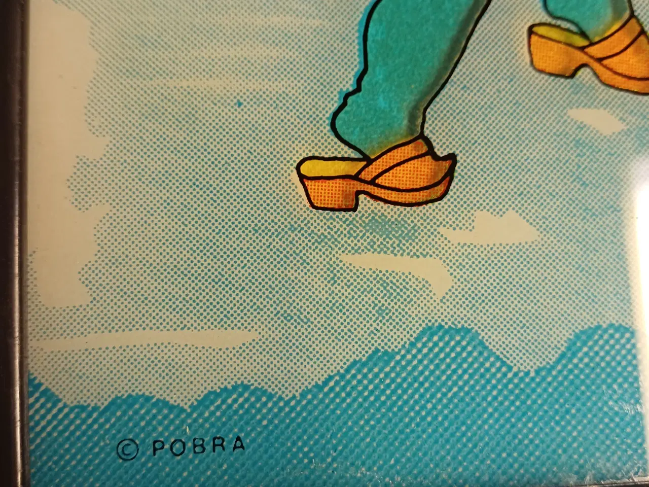 Billede 2 - Vinduesophæng glasmaleri med dansende nissebørn mm