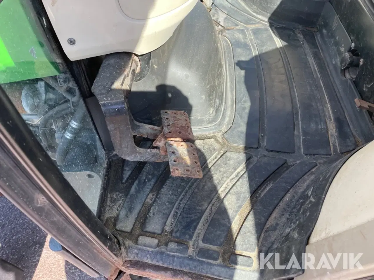 Billede 10 - Traktor med kost John Deere 3720