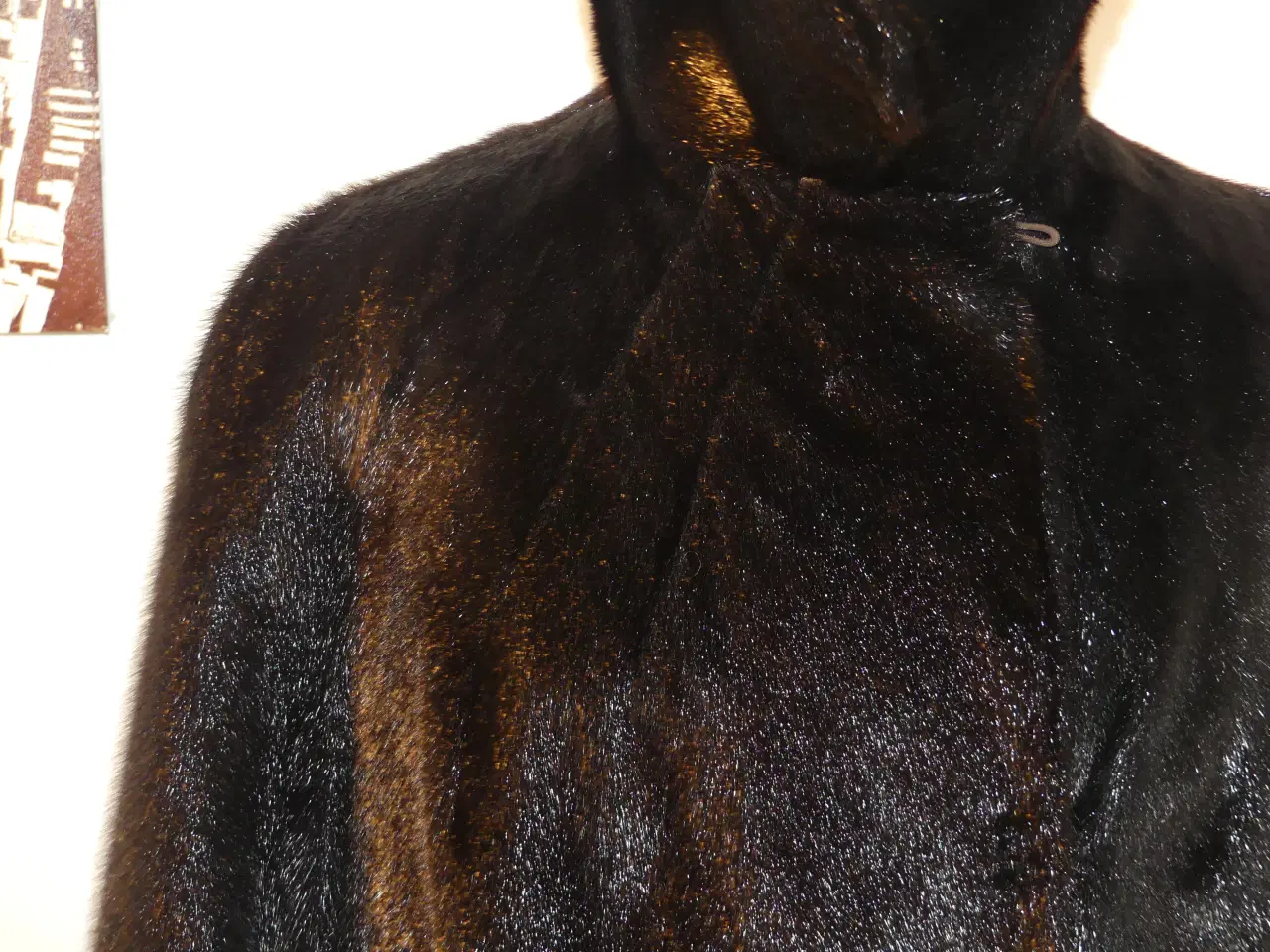 Billede 11 - Mørkebrun Nutria-pels. Str. 48/50