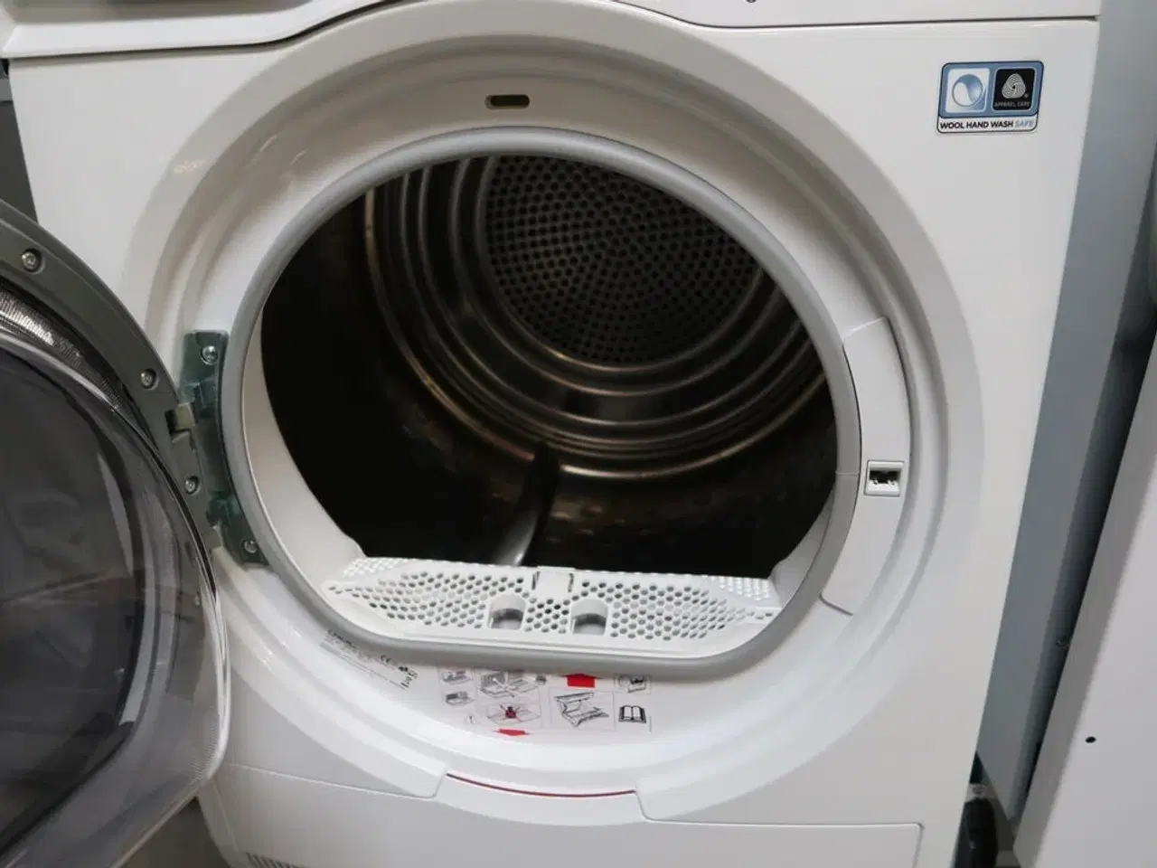 Billede 3 - Tørretumbler AEG T8DEP864E