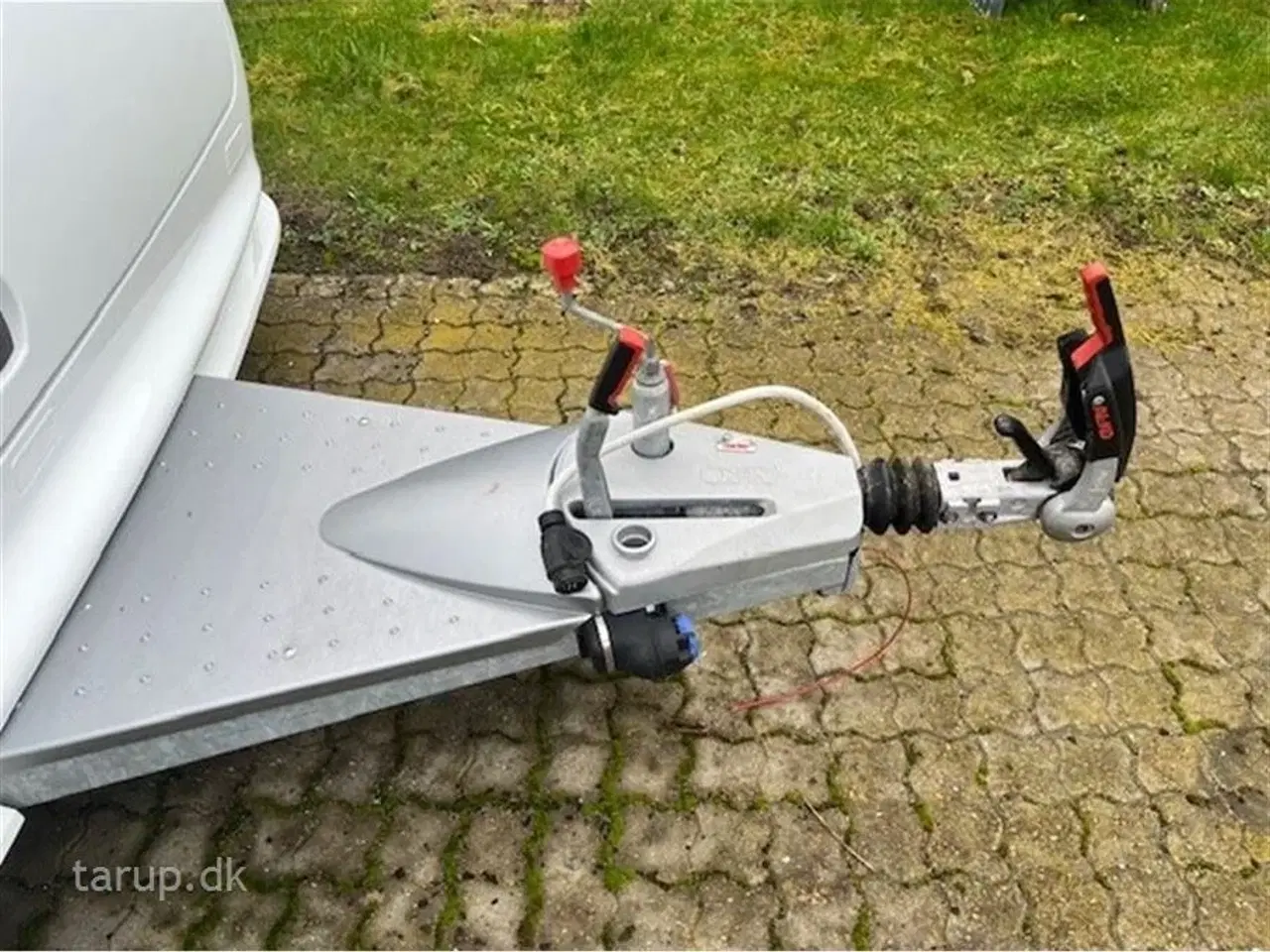 Billede 7 - 2014 - Kabe Royal 590 ETDL KS   Fortelt: Isabella Nordic 300, Truma XT mover, skind i siddegruppe, lysskinne, ALDE varme, vand båren gulvvarme, rundsiddegruppe, enkeltsenge