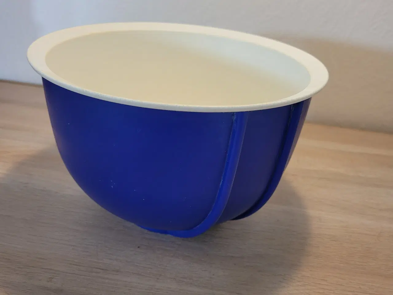 Billede 1 - Tupperware røre/ bage skål lille