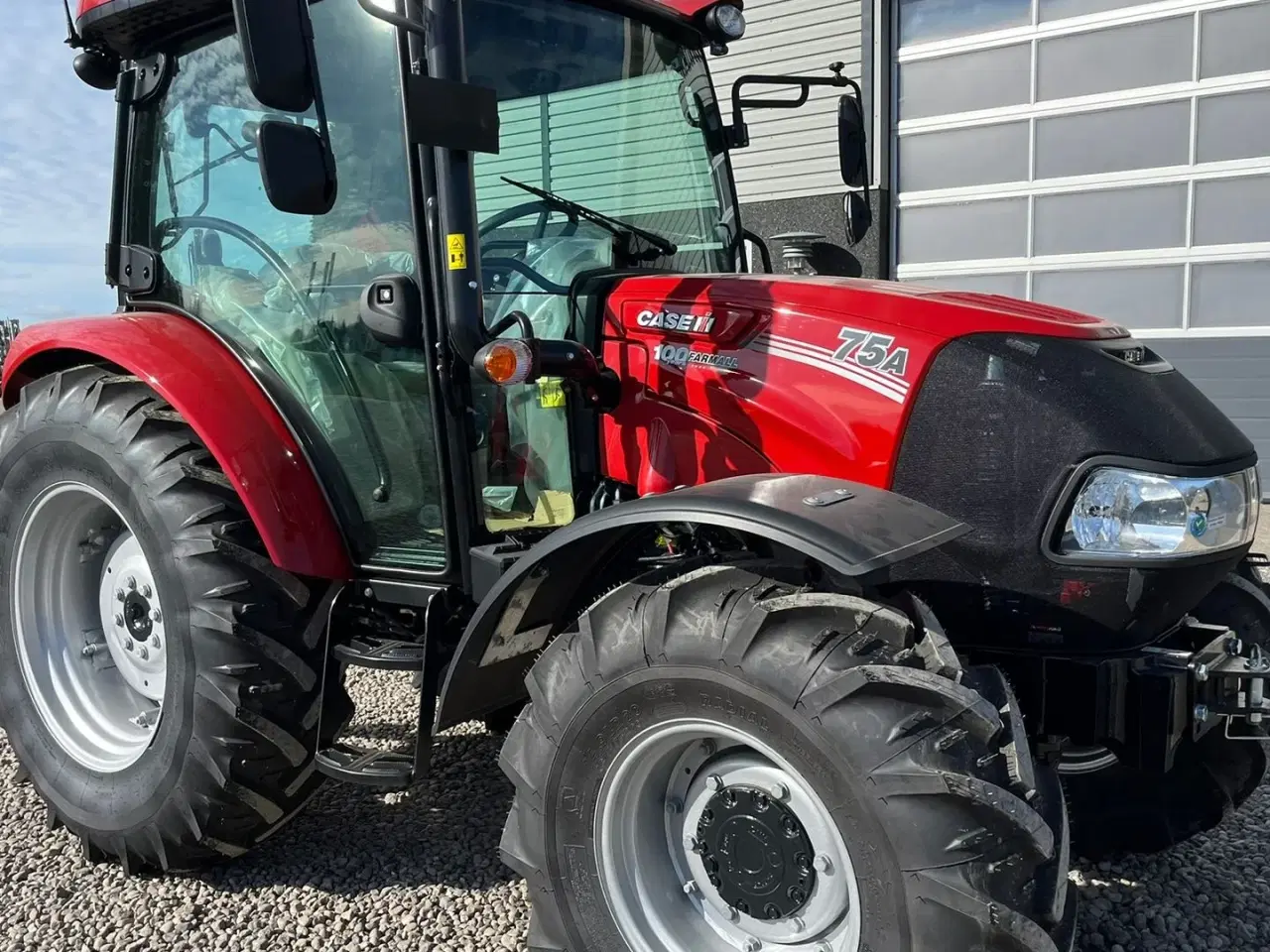 Billede 21 - Case IH Farmall 75 A Med Quicke frontlæsser med Euroskifte, 3die funktion og dæmper, samt og brede hjul.