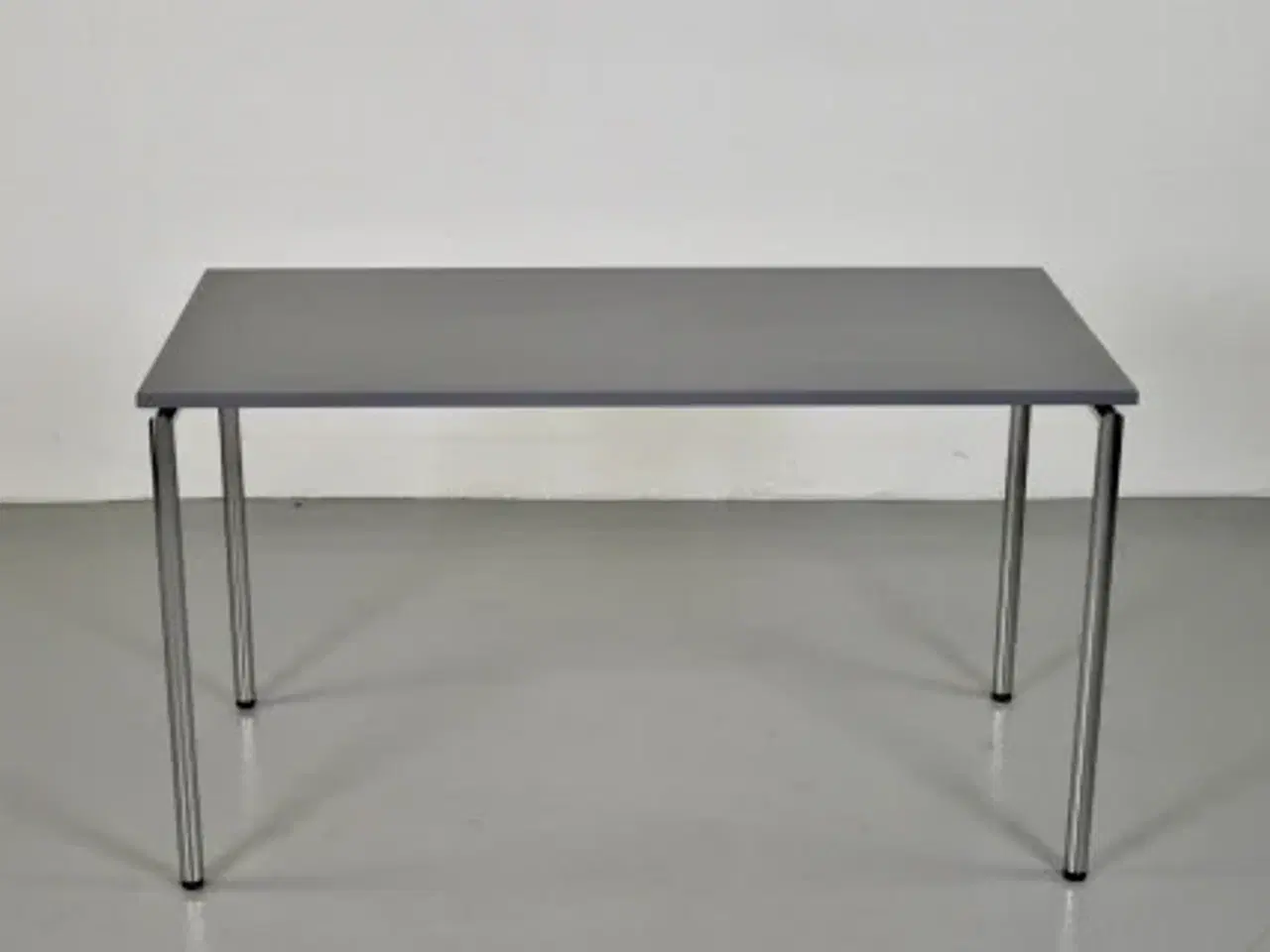 Billede 3 - Four design klapbord med grå bordplade og krom stel