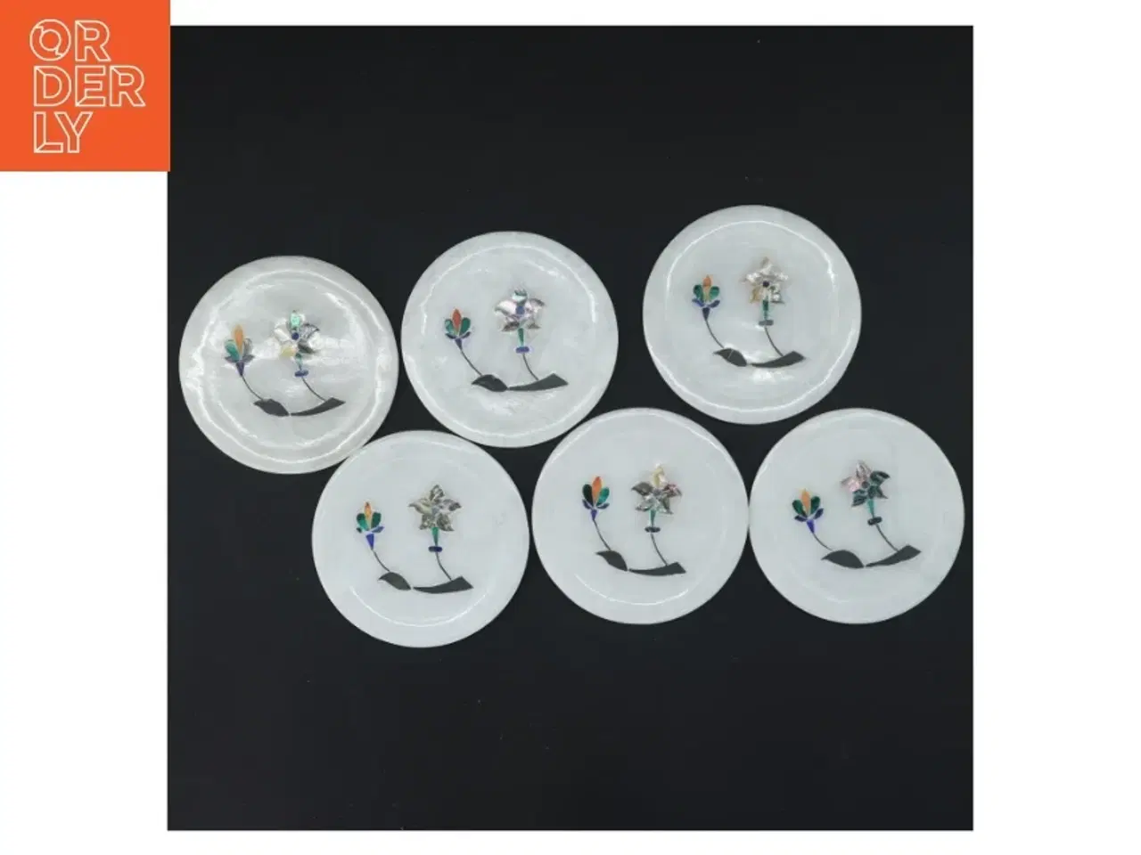 Billede 1 - Runde Marmor coasters med indlagt halvædel sten og abeloneskal blomsterdekoration (str. Ø 9 cm)