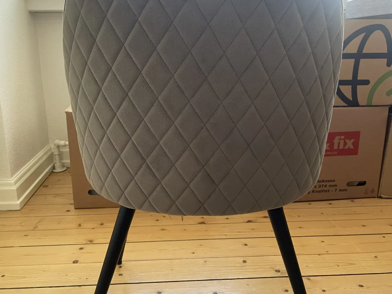 Billede 4 - Spisebord m/u stole