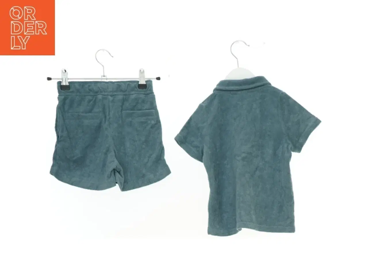 Billede 2 - Skjorte og shorts fra Pomp de Lux (str. 98 cm)
