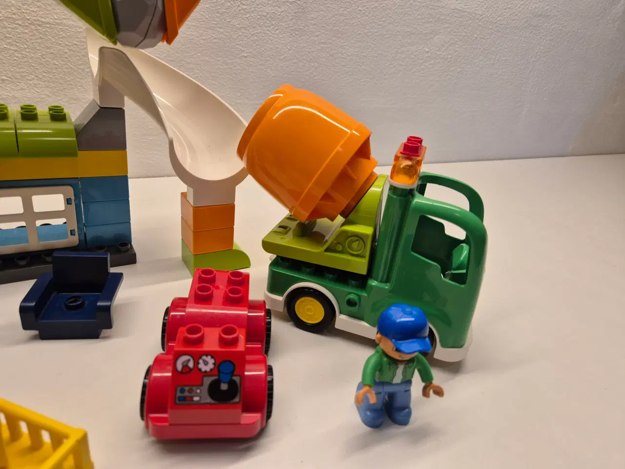 Billede 2 - Duplo Byggeplads, Kran, Lastbil, Cementblander,