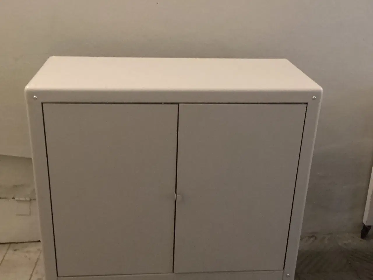 Billede 1 - Kolbjörn ikea metalskab