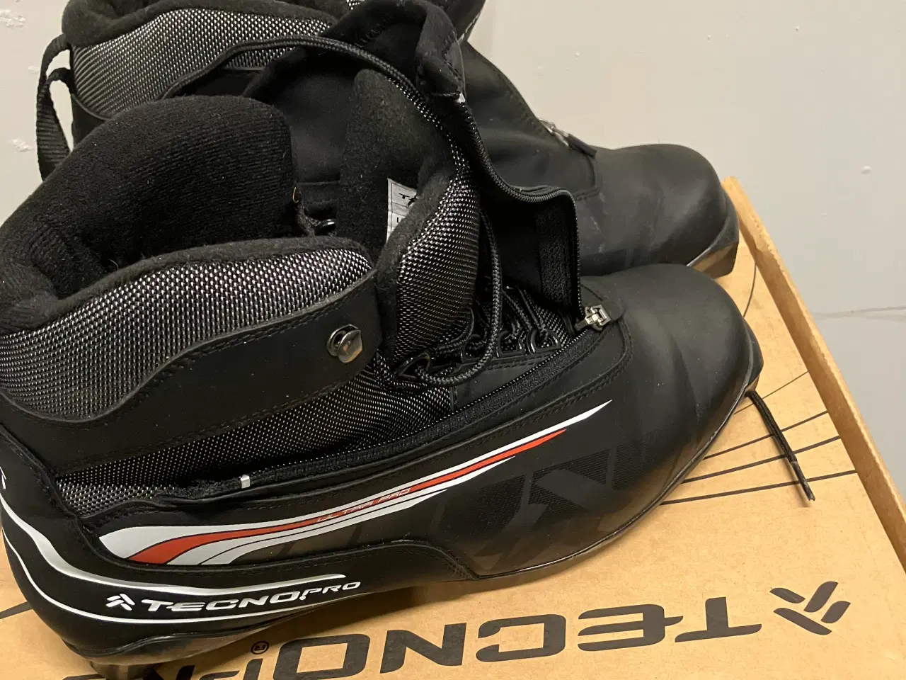 Billede 1 - Gode nybegynder langrendsski med støvler