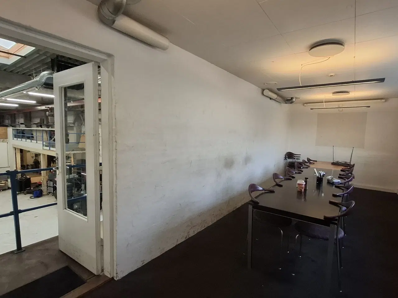 Billede 19 - AUTOVÆRGSTED eller Lager med store Port Centralt beliggende ved 2 motorvejstilkørsler.