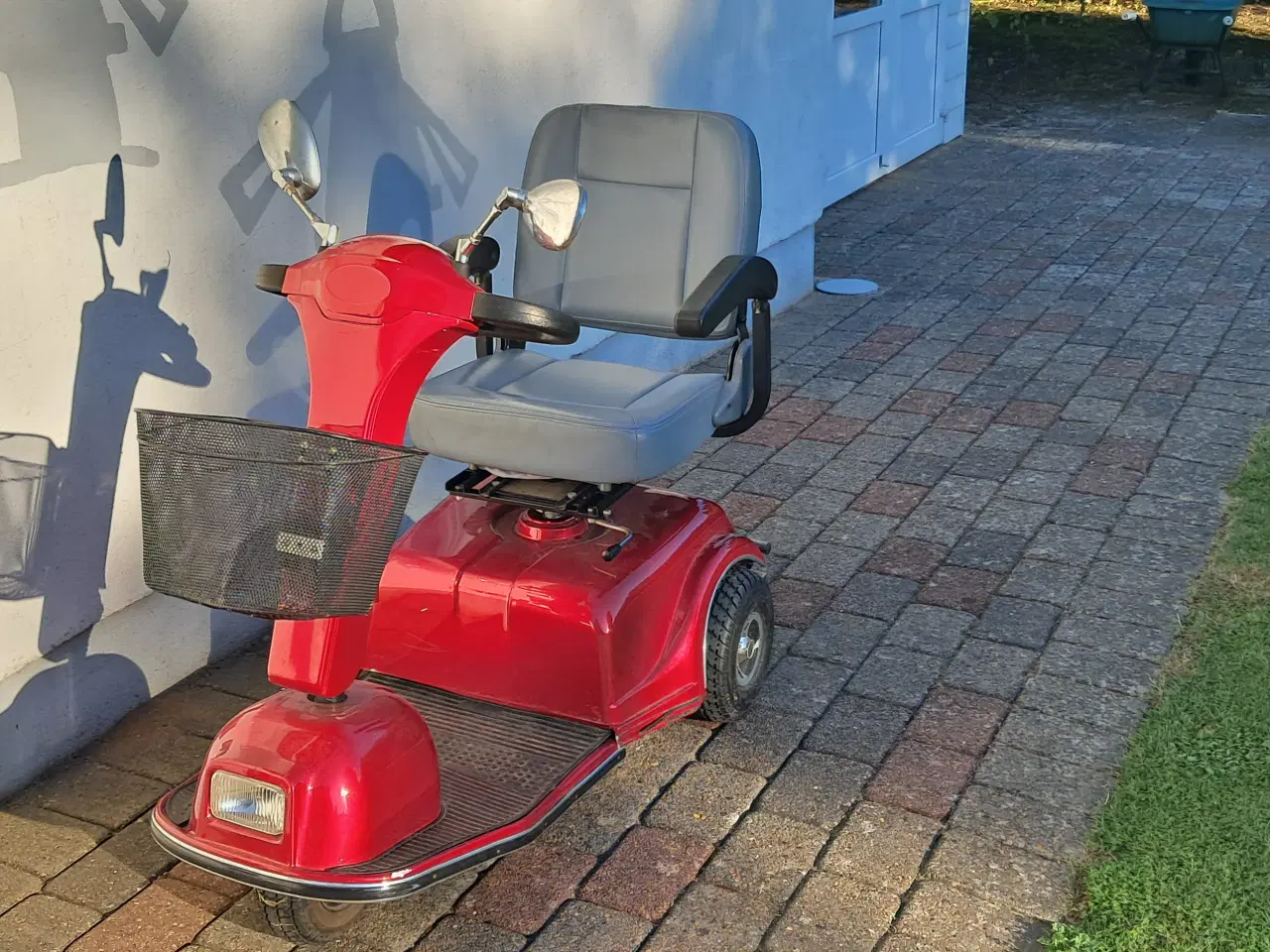 Billede 7 - El-scooter sælges for højst by