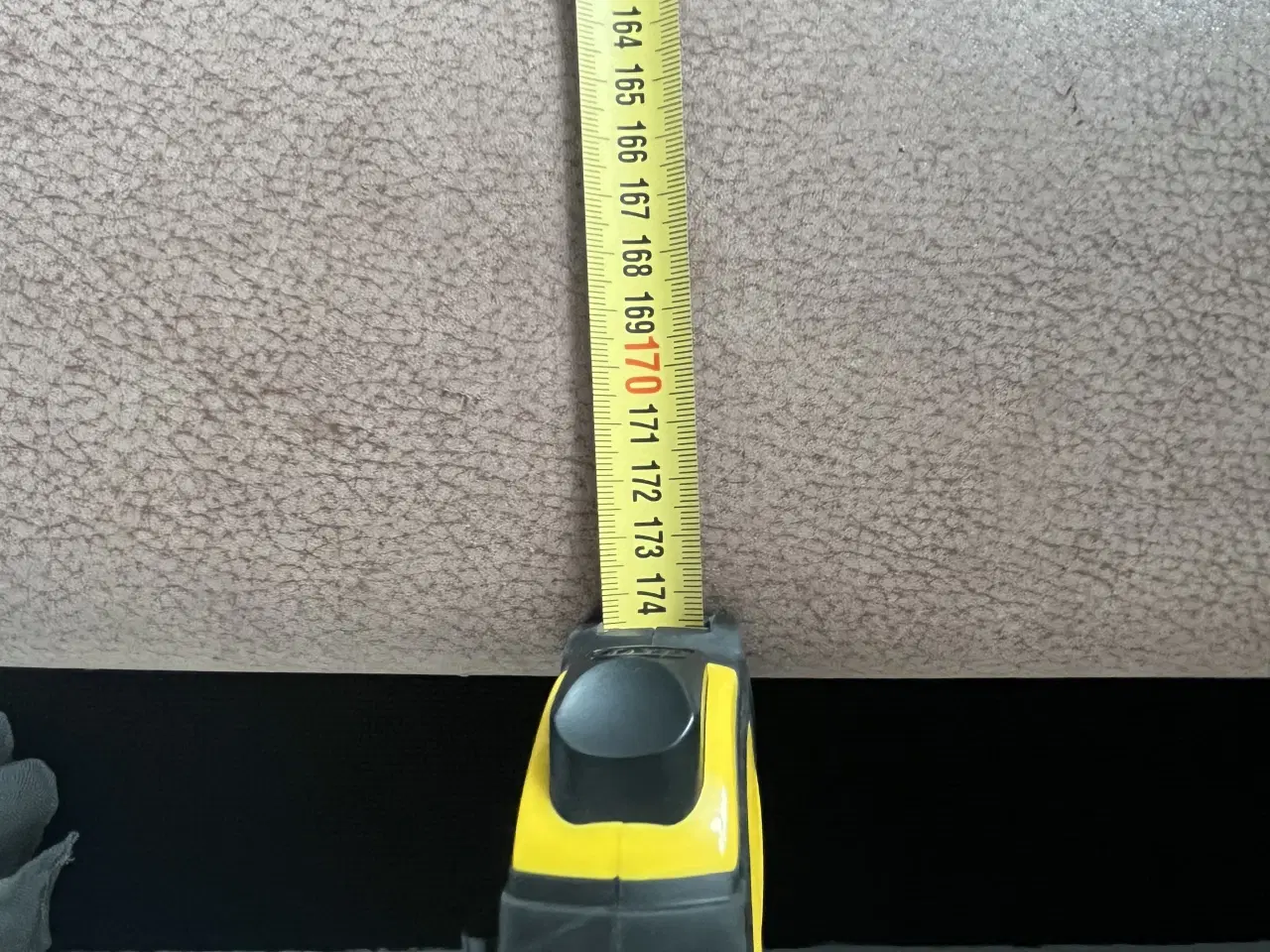 Billede 12 - 2 1/2 Pers nubuck sofa fra Hurup møbler