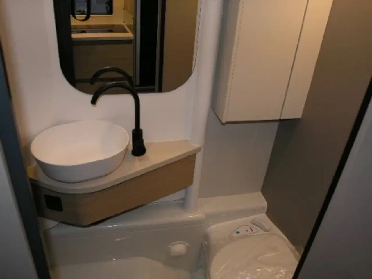 Billede 11 - Adria Action 391 PD