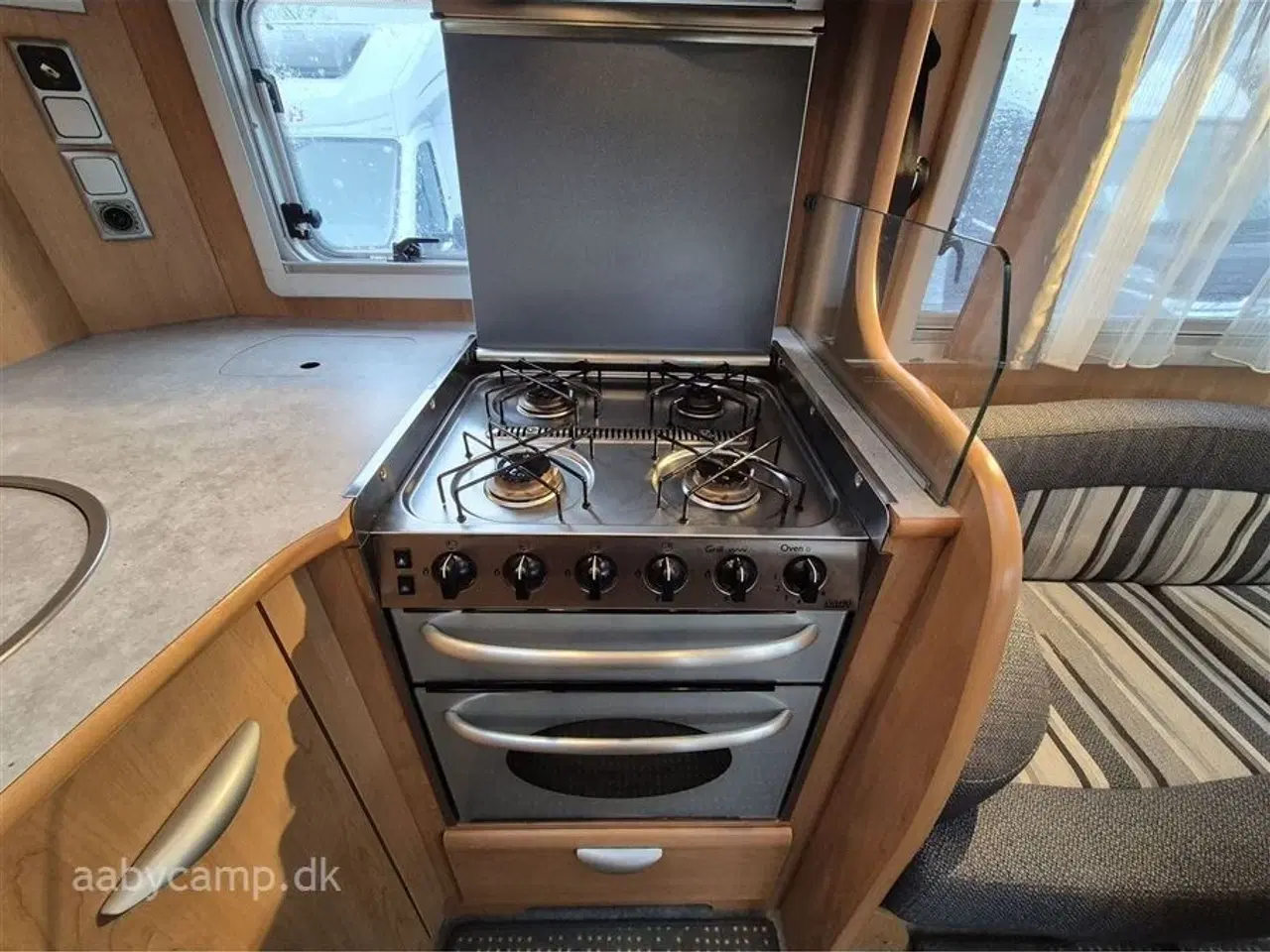 Billede 13 - 2009 - Bavaria   solceller. batteri. markise. Alde centralvarme. Anhængertræk. A/C. Queensbed. Partikelfilter. hydrauliske støtteben.   SÆLGES KUN TIL CVR !!!