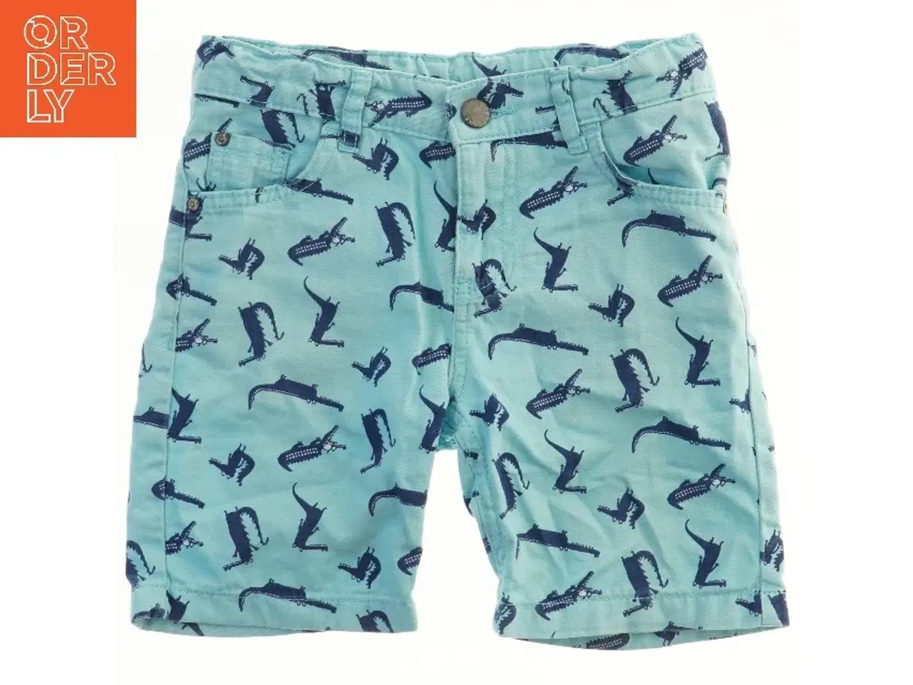 Billede 1 - Børneshorts med krokodilleprint fra DeFacto (str. 116)