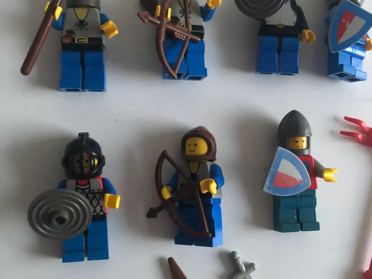 Billede 3 - LEGO 7 Castle mænd våben skjold flag