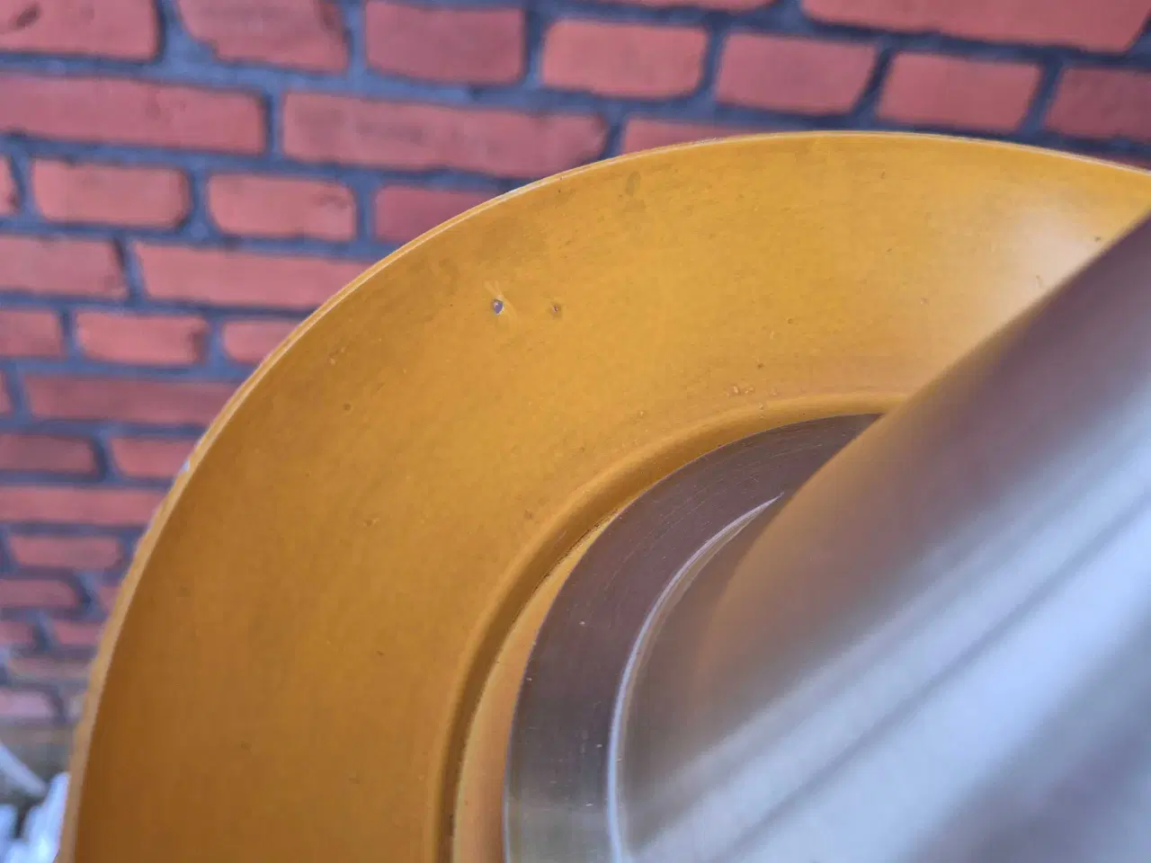 Billede 11 - Messinglampe med karrygul kontrastfarve