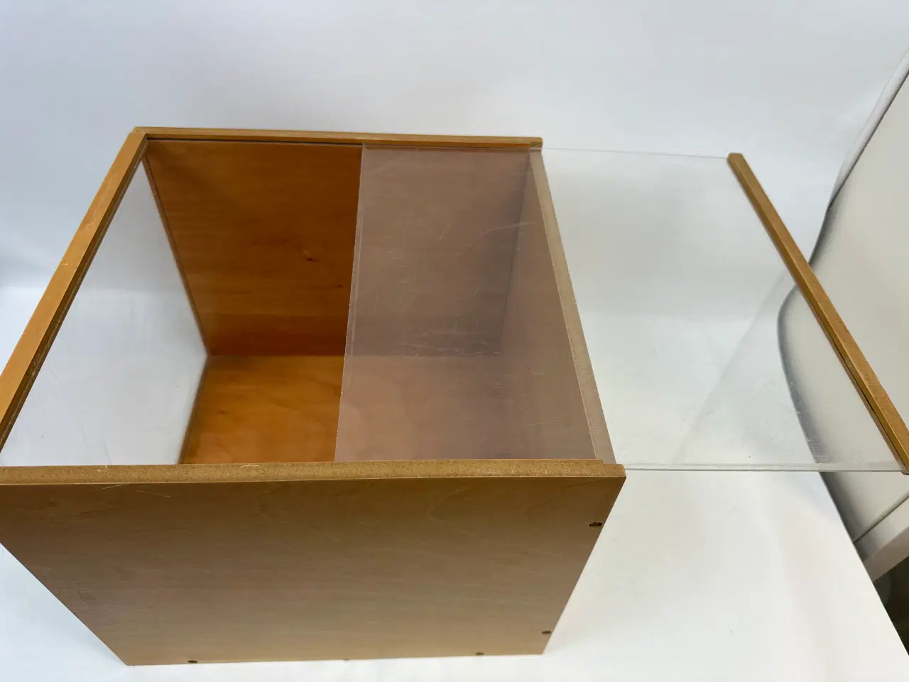 Billede 10 - Udstillingskasse i træ m. aftageligt låg