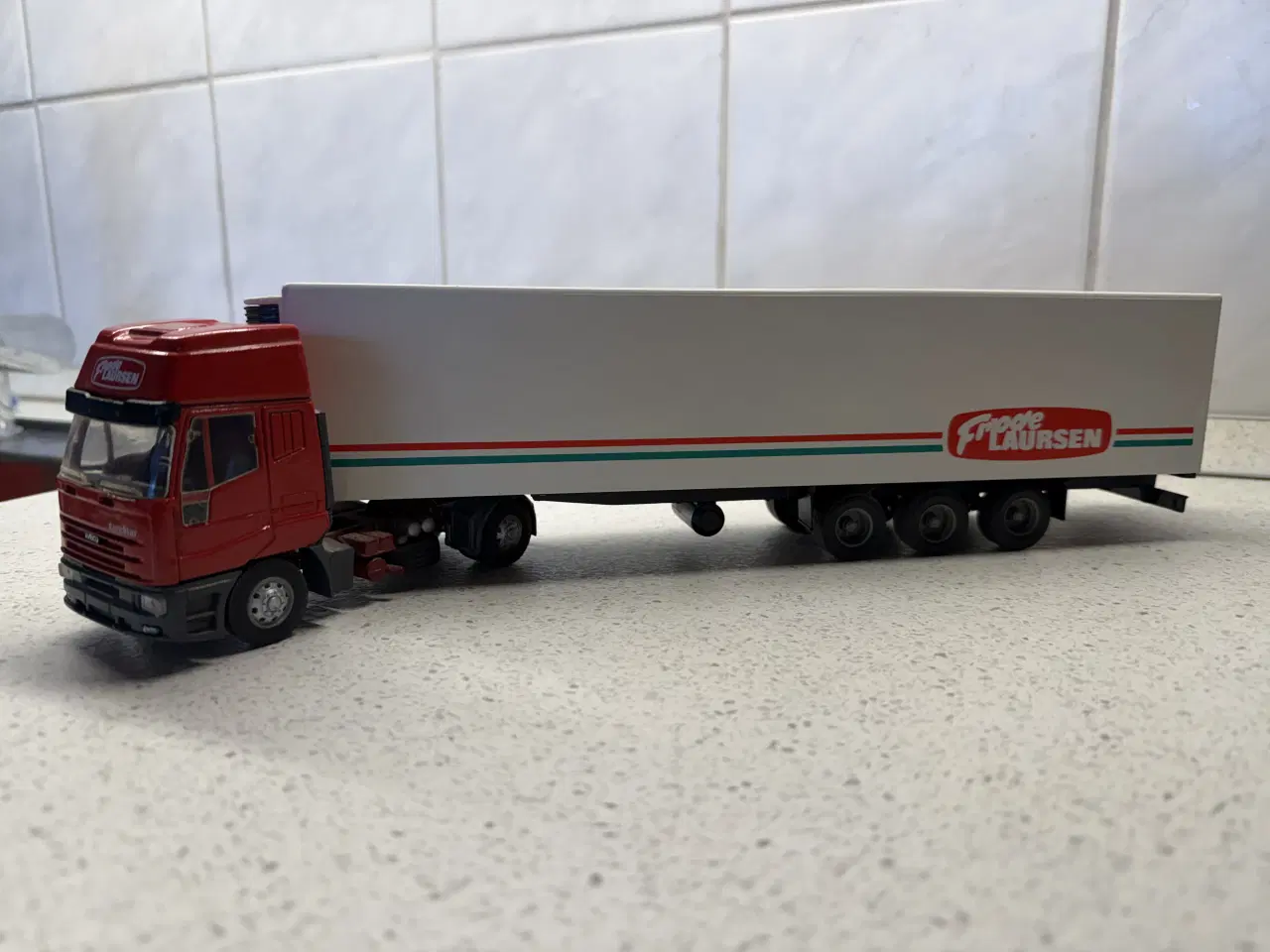 Billede 8 - Legetøjsbil - lastbil til pynt