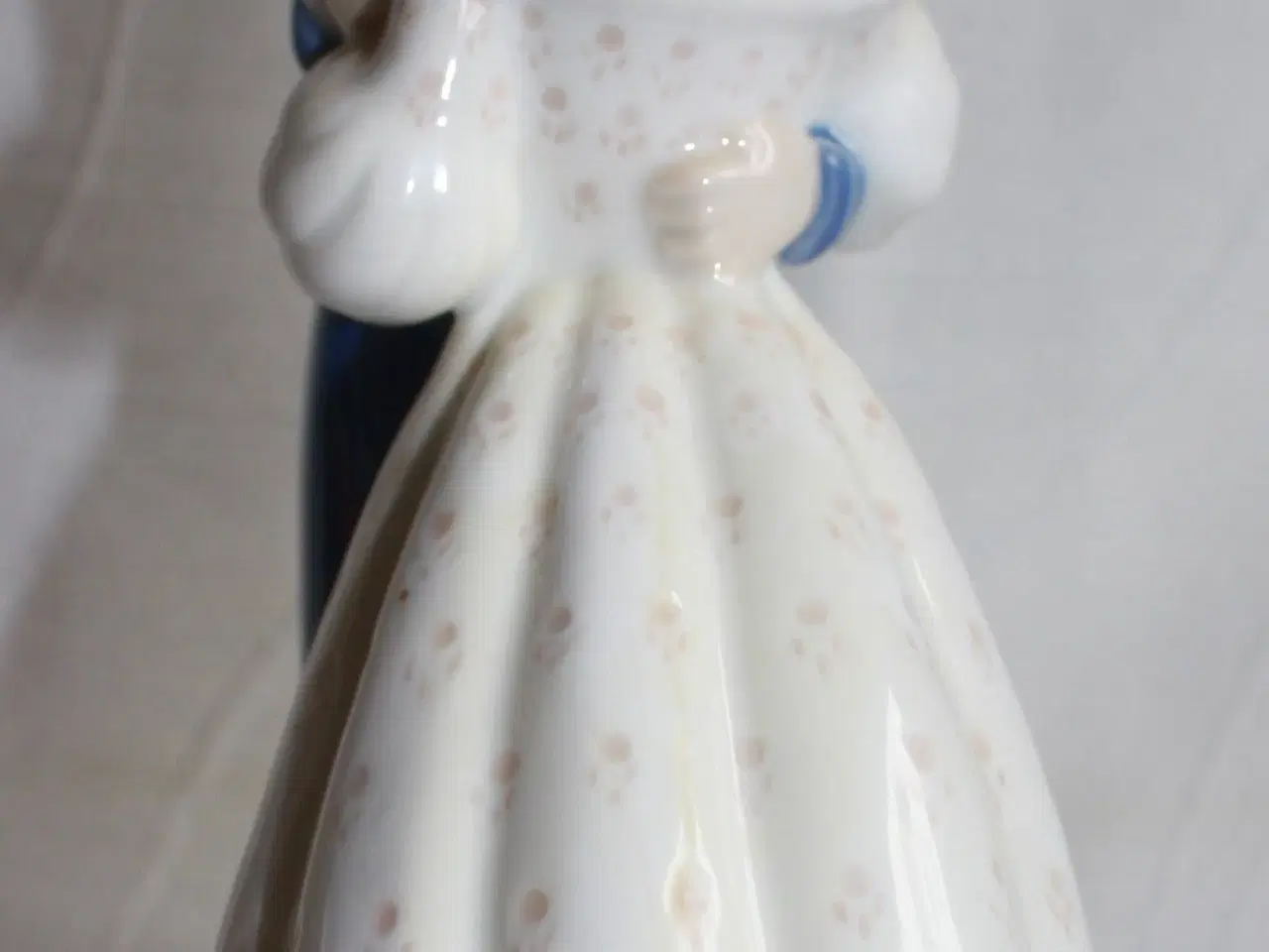 Billede 8 - Porcelænsfigur "Ungdommelig dristighed" fra B&G