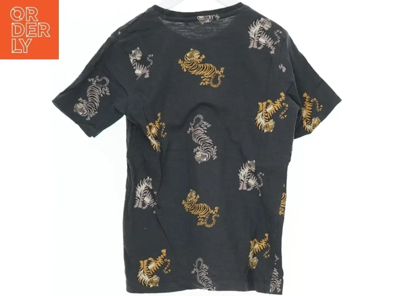 Billede 2 - T-shirt med tigermønster fra VRS (str. 134)