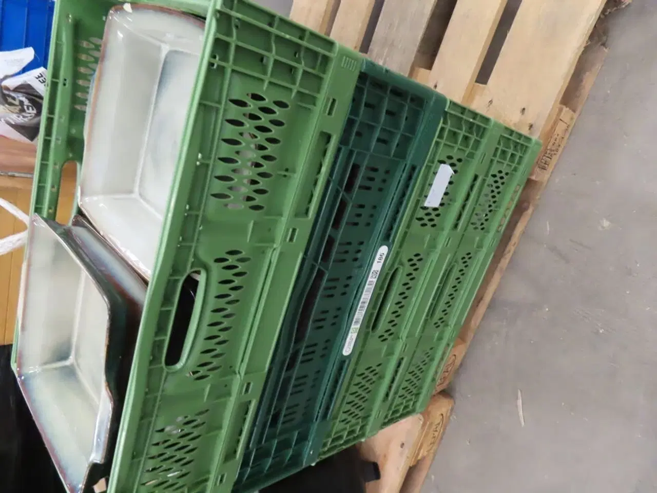 Billede 5 - Kasser med blandet porcelæn og fade