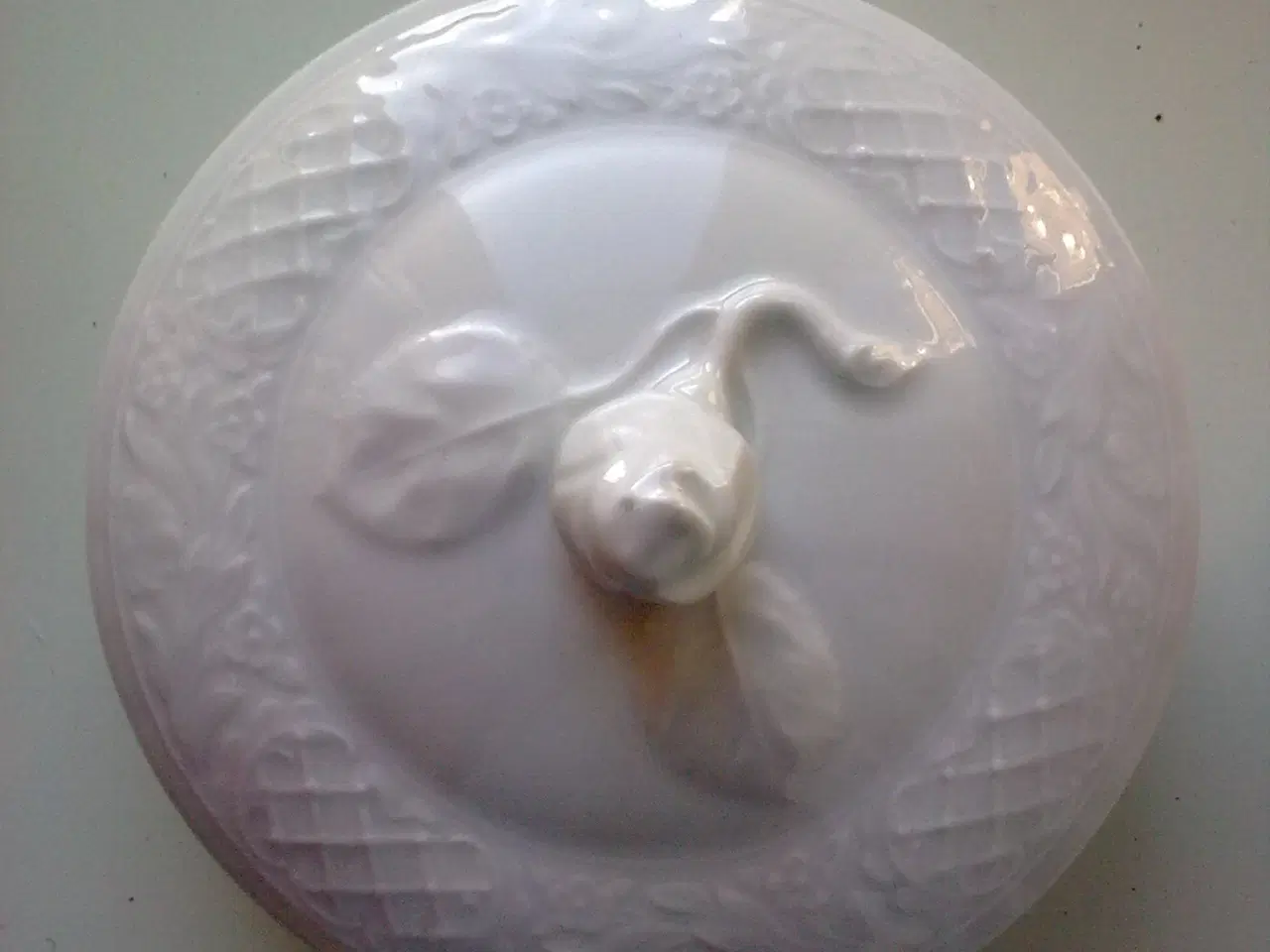 Billede 2 - Uh D' koldt baby og blomst i hvid porcelæn SAMLET