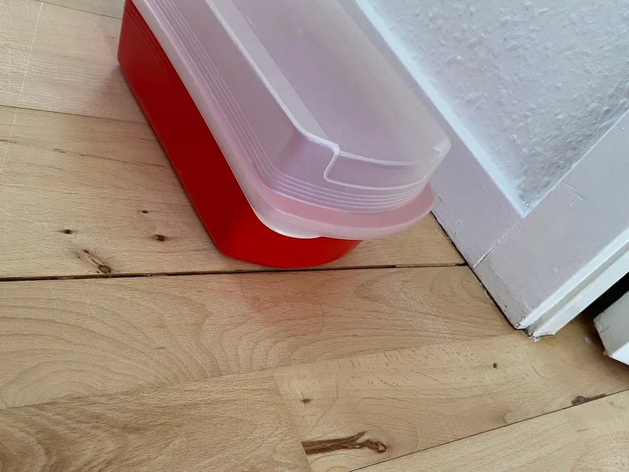 Billede 11 - Rød Tupperware beholder