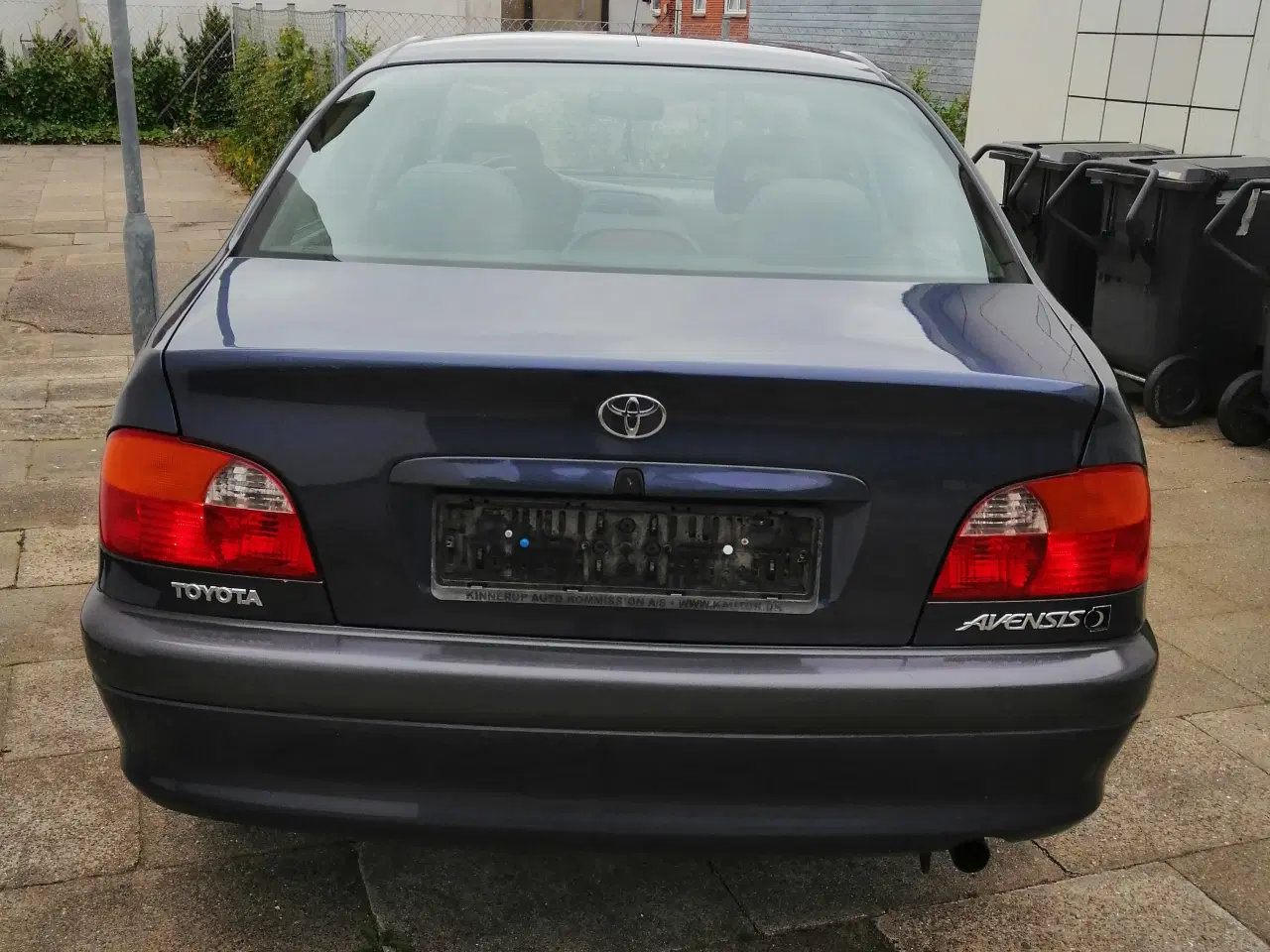 Billede 2 - Toyota Avensis 1.8 SD Man benzin 1999, skal synes 