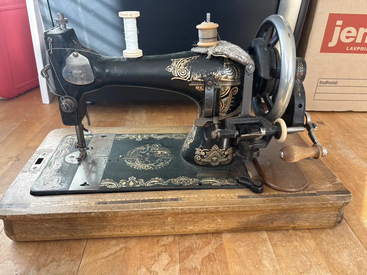 Billede 1 - Symaskine til sybord