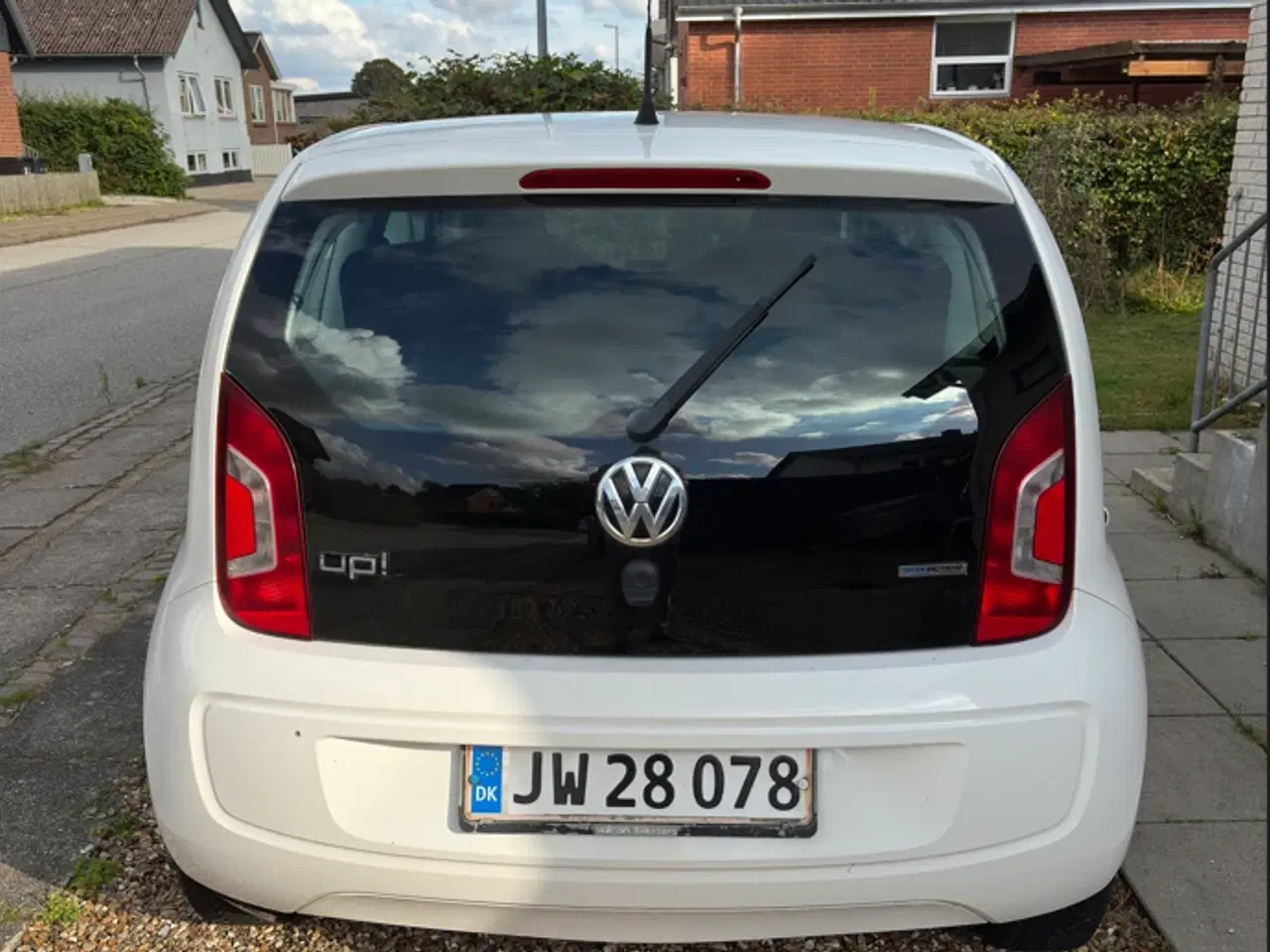 Billede 3 - Velholdt VW Up! Model 2013