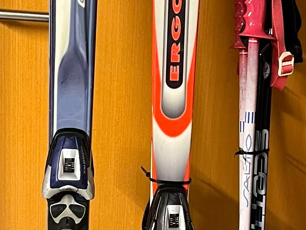 Billede 2 - 2 sæt slalomski med stave