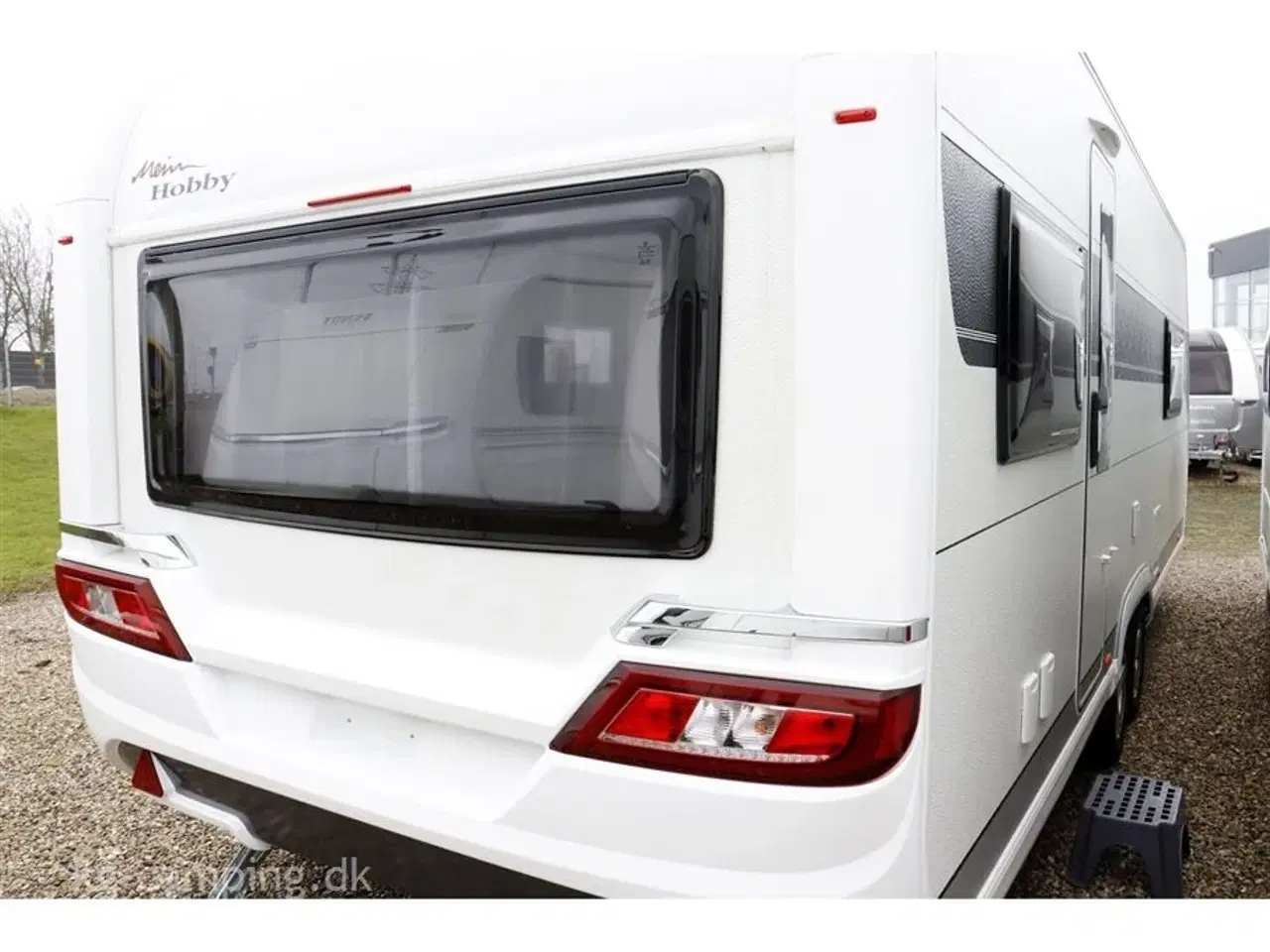 Billede 2 - 2023 - Hobby Prestige 650 UFF   EFTERÅRSTILBUD nu nedsat med kr. 27.753,- | Lækker vogn med fritstående dobbeltseng - Kan opvejes til 2.200 kg.