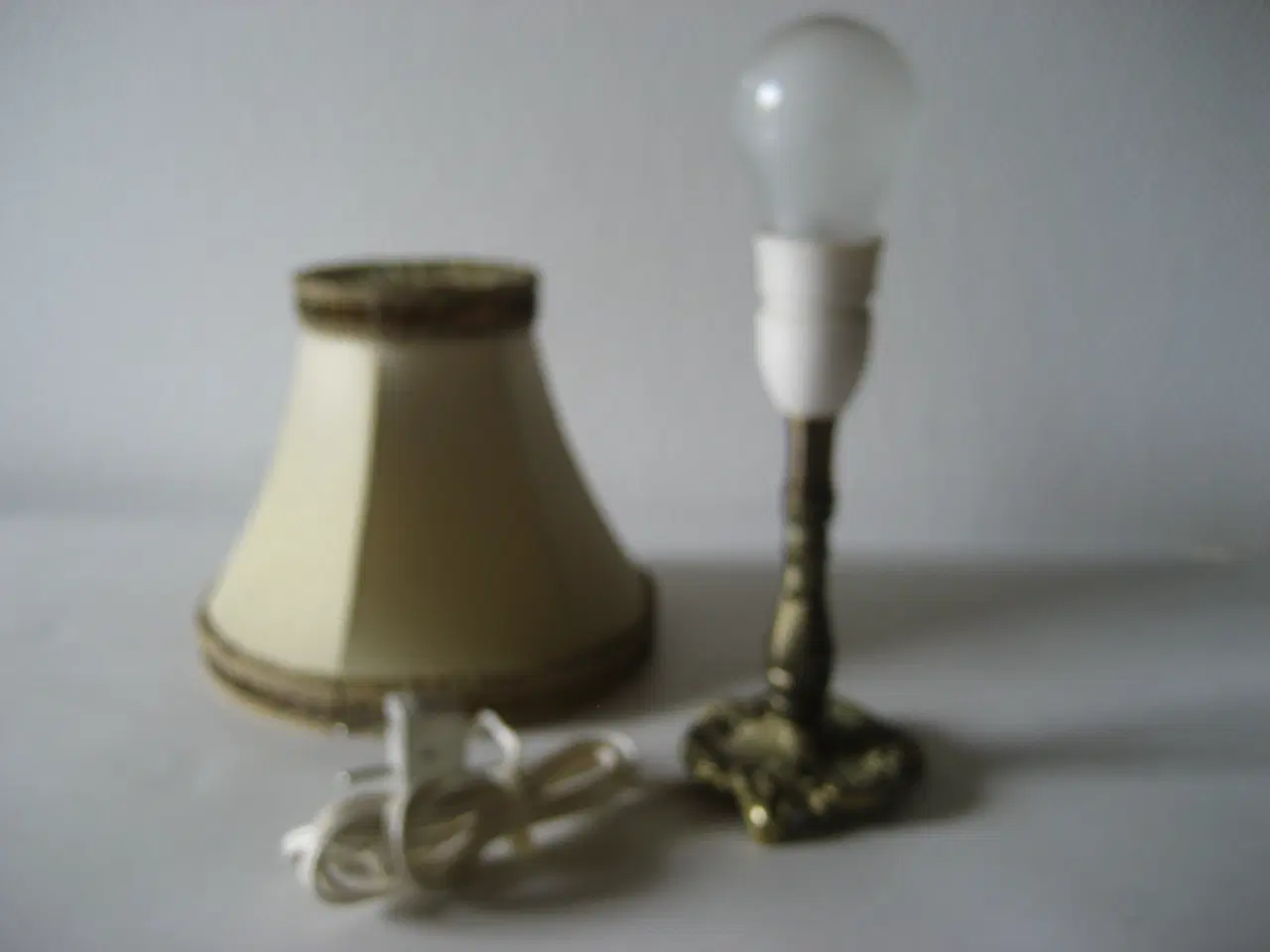 Billede 3 - Messingbordlampe sælges