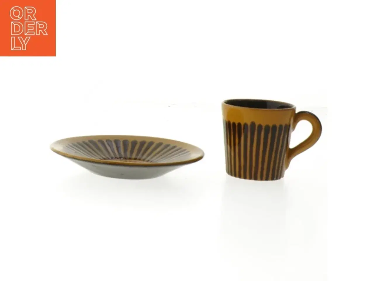 Billede 2 - Retro Kaffekop med underkop (str. Tallerken. ø. 11,5 cm. kop. ø. 5,5 cm. længde. 5,5 cm)