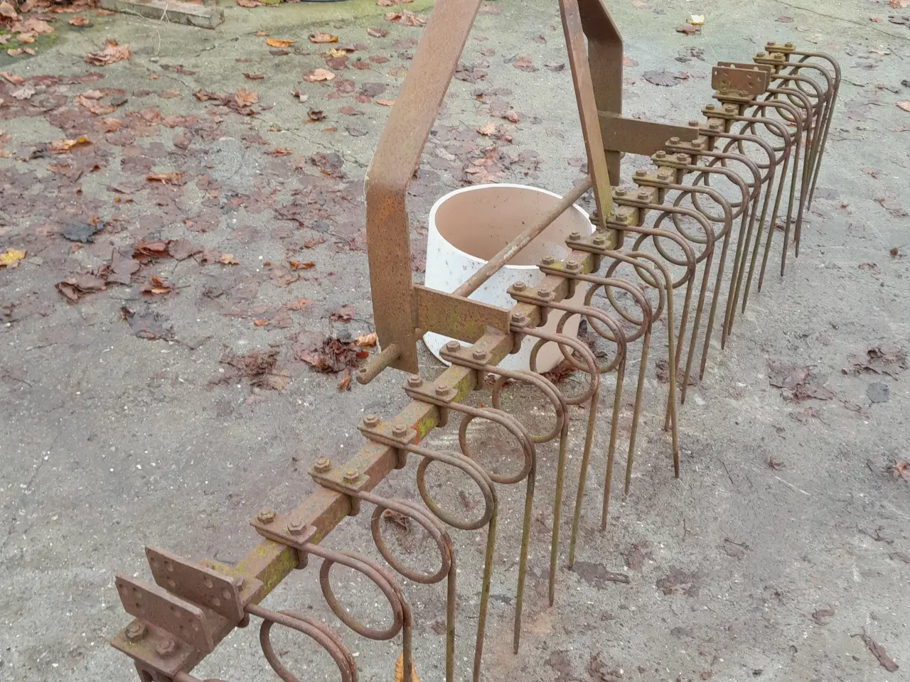 Billede 2 - gårdspladsrive